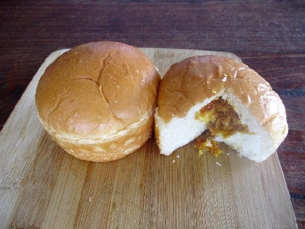 ปังไส้ไก่หยอง-มายองเนส