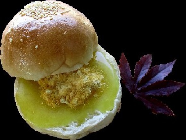 ปังเบอเกอร์ไก่หยองน้ำสลัด